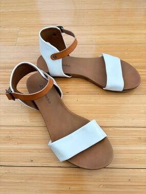 Zigisoho Women's Ankle Strap Sandals- size 7